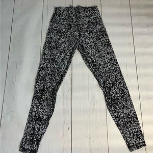 Lululemon Leggings Black and White